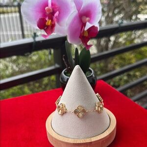 Elegant Gold Flower Bracelet